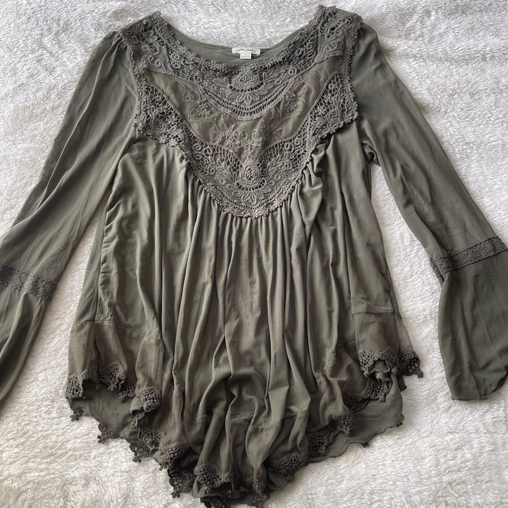 Ultra Pink Flowy Long Sleeve Green Top